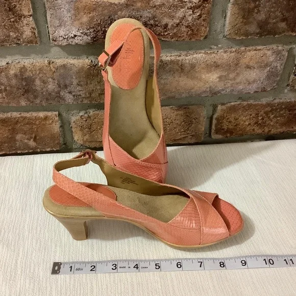 SOFTSPOTS Coral Patent Leather Slingback Sandals - Picture 11 of 12